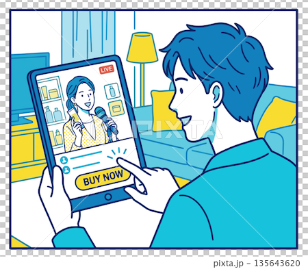 ライブ配信を見ながらタブレットで商品を購入するライブコマースの視聴者 135643620