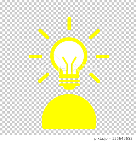 ひらめきを象徴する電球と人物のアイコン(黄色) 135643652