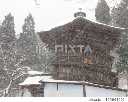 雪の舞うさざえ堂 福島 雪の舞うさざえ堂 福島 135645001