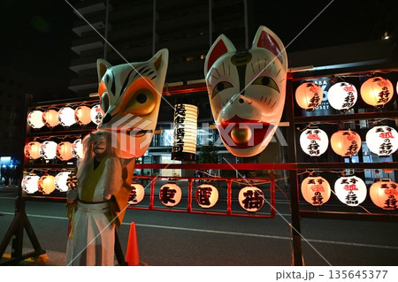 王子狐の行列の夜　東京 135645377