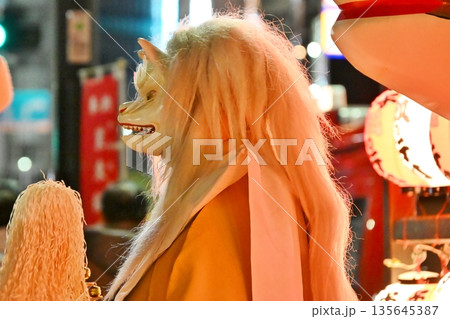 王子狐の行列の夜　東京 135645387