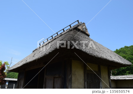茅葺き屋根 135650574