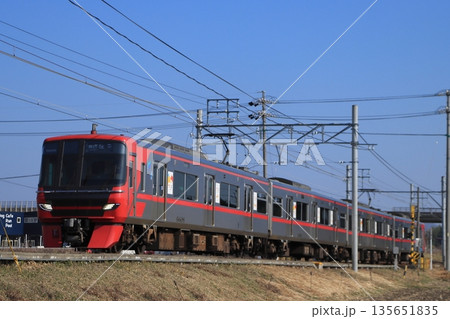 冬晴れの各務原線を走行する名鉄9500系電車_2026/1/17撮影 135651835