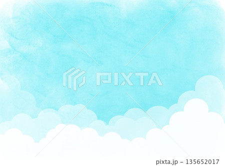 青のパステル画の空の背景に雲が下にある 135652017
