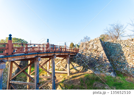極楽橋から白沢門跡を眺める景色 135652510