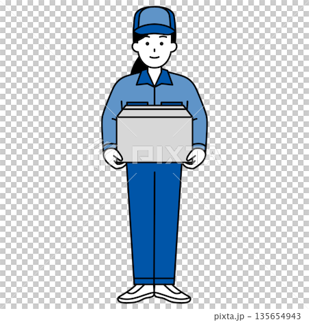 段ボール箱を持つつなぎ作業服の女性(全身) 段ボール箱を持つつなぎ作業服の女性(全身) 135654943