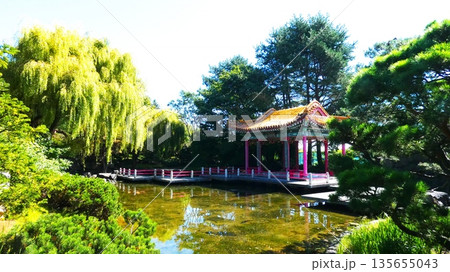 人気の中国庭園 人気の中国庭園 135655043