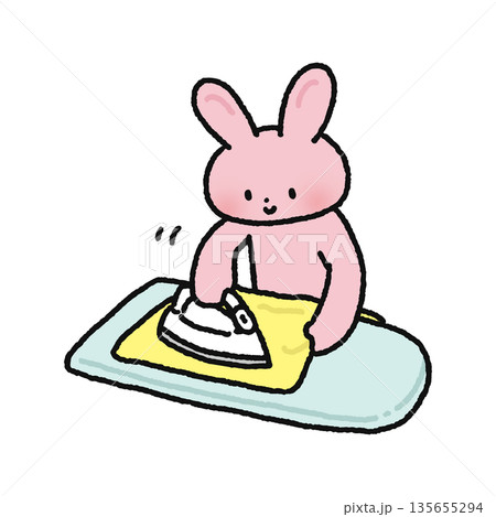 アイロンがけをするウサギ アイロンがけをするウサギ 135655294