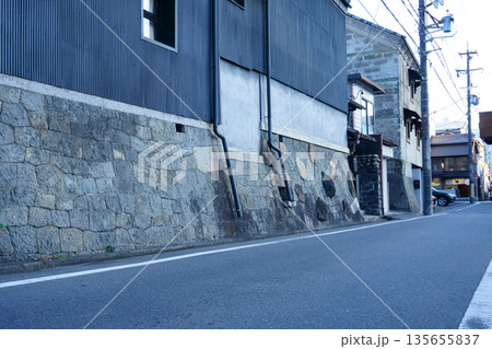 蔵のある町並み　四間道 135655837