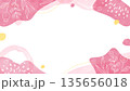植物の線画の背景フレーム オーガニックな水彩イラスト枠（ピンク） 135656018