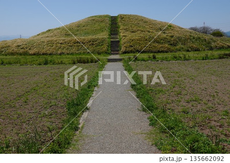 井出二子山古墳 井出二子山古墳 135662092