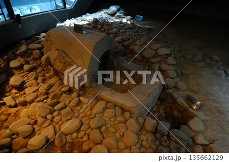 八幡塚古墳　石棺展示施設 135662129