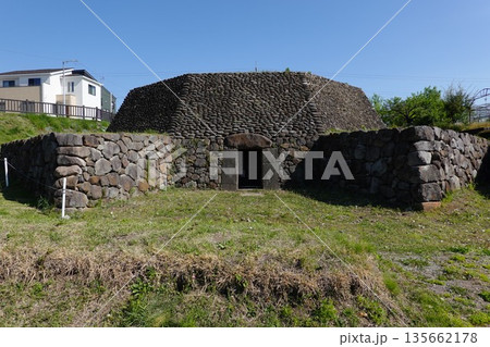 三津屋古墳 135662178