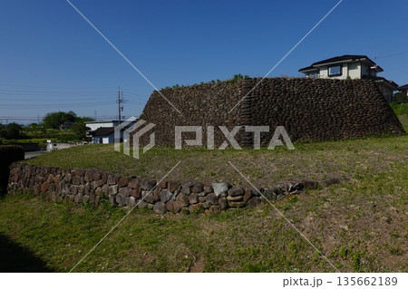 三津屋古墳 135662189