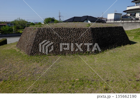 三津屋古墳 135662190