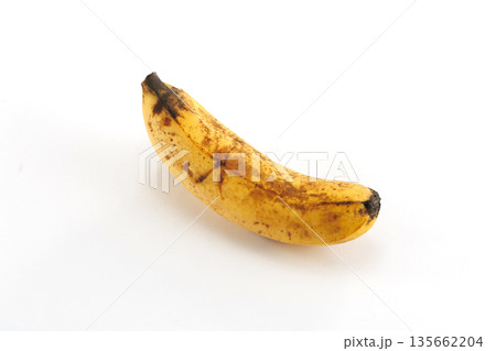 熟したバナナ 135662204