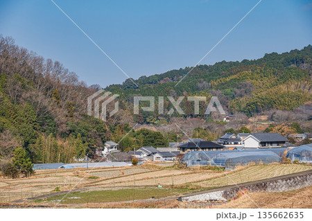 明日香村稲渕の棚田冬景色 日本の棚田百選 奈良県 明日香村稲渕の棚田冬景色 日本の棚田百選 奈良県 135662635