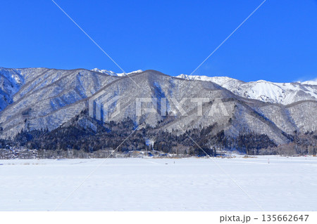 冬の白馬山麓 冬の白馬山麓 135662647