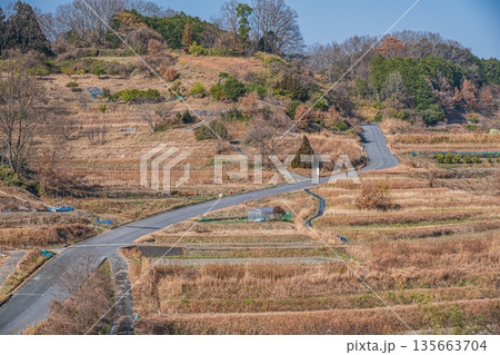明日香村稲渕の棚田冬景色 日本の棚田百選 奈良県 明日香村稲渕の棚田冬景色 日本の棚田百選 奈良県 135663704