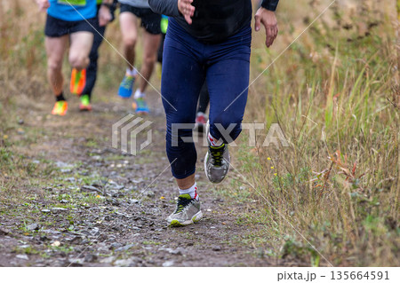 Leading runner leads group athletes 135664591