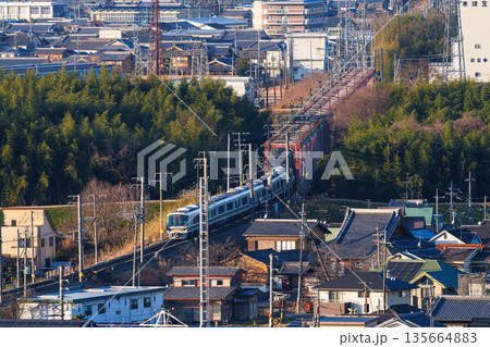 木津川の橋梁を渡るJR奈良線の電車 京都府木津川市城山台城址公園からの眺め⑭ 木津川の橋梁を渡るJR奈良線の電車 京都府木津川市城山台城址公園からの眺め⑭ 135664883