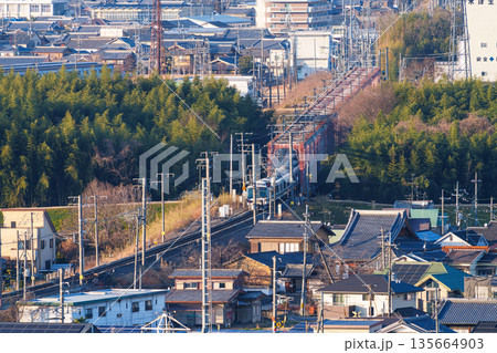 木津川の橋梁を渡るJR奈良線の電車 京都府木津川市城山台城址公園からの眺め㉞ 木津川の橋梁を渡るJR奈良線の電車 京都府木津川市城山台城址公園からの眺め㉞ 135664903