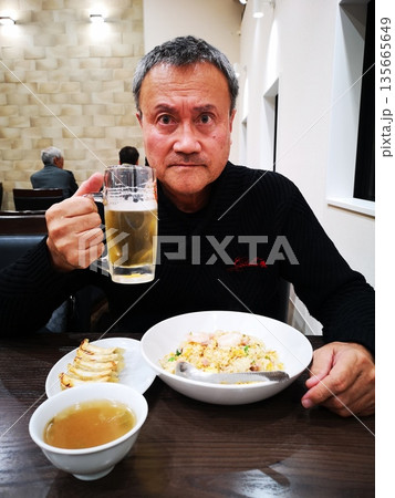 ビーチャーギョ（ビール、チャーハン、ギョウザ） 135665649