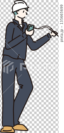 圖解:一名身穿工作服的男子正在檢查測試結果,他穿著藏藍色制服。 圖解:一名身穿工作服的男子正在檢查測試結果,他穿著藏藍色制服。 135665699