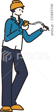 テスターで確認する作業服の男性のイラスト 青色の制服 テスターで確認する作業服の男性のイラスト 青色の制服 135665700
