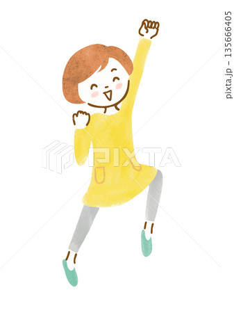 ガッツポーズでジャンプする女性のイラスト ガッツポーズでジャンプする女性のイラスト 135666405