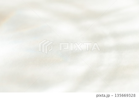 光と影 背景素材 135669328