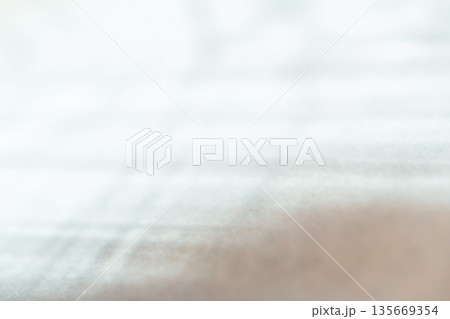 光と影 背景素材 135669354