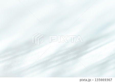 光と影 背景素材 135669367