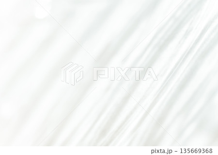 光と影 背景素材 光と影 背景素材 135669368