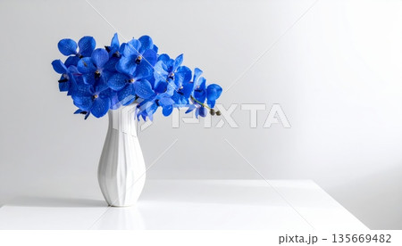 blue vase with flowers 135669482