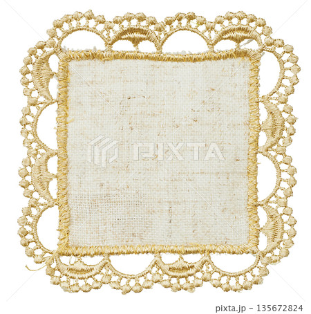 金の刺繍レースがついた正方形の布製コースター プレースマット 切り抜き素材 金の刺繍レースがついた正方形の布製コースター プレースマット 切り抜き素材 135672824