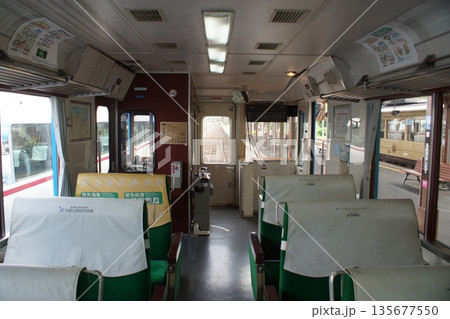 京都丹後鉄道　レールバス気動車（KTR700型　車内） 135677550