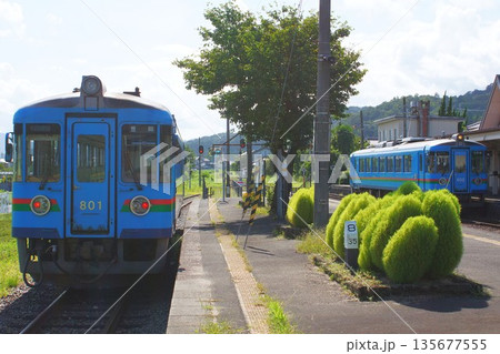 京都丹後鉄道宮福線の風景　与謝野駅　レールバス気動車（KTR700型） 135677555