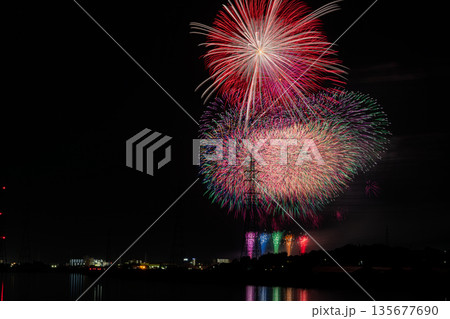 田原市の渥美半島花火大会の風景(愛知県) 135677690