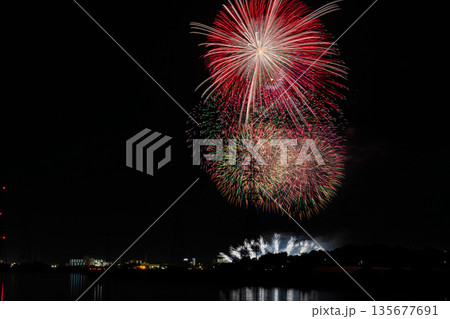 田原市の渥美半島花火大会の風景(愛知県) 135677691
