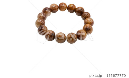 黄金針ルチルクォーツ ブレスレット マクロ 白背景 135677770