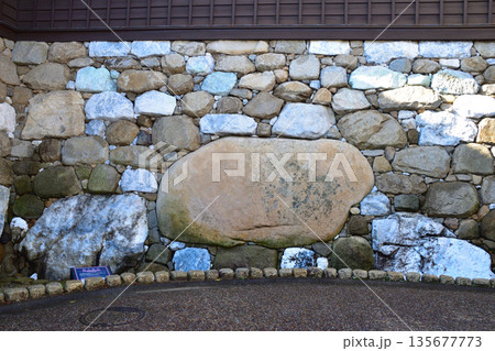 今治城　鉄御門　勘兵衛石 135677773