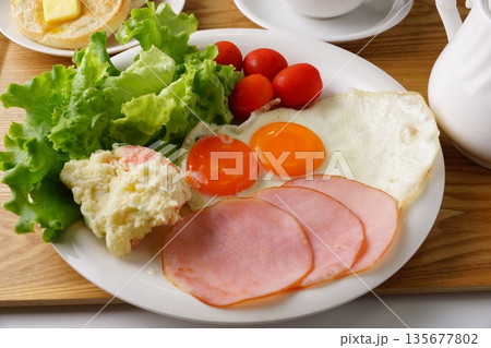 モーニング朝食 135677802