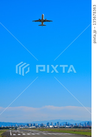 大阪空港 離陸 大阪空港 離陸 135678363