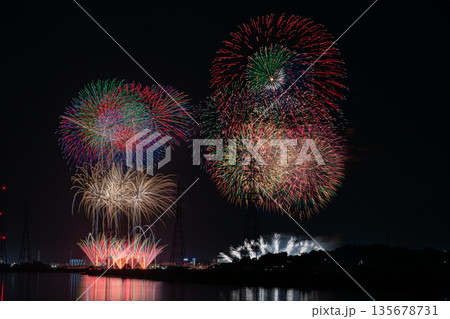 田原市の渥美半島花火大会の風景(愛知県) 田原市の渥美半島花火大会の風景(愛知県) 135678731