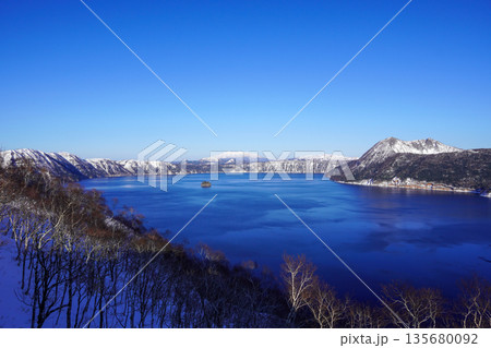 2026年冬の摩周湖（阿寒摩周国立公園） 135680092