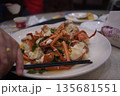 台湾　カニの炒め物 135681551