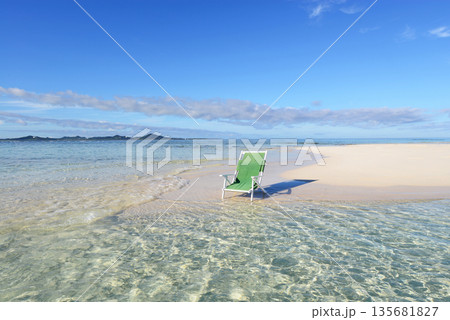 美しい海の風景 135681827