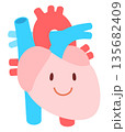 かわいい心臓のキャラクター 135682409