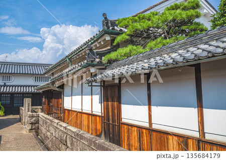 奈良 今井町の路地風景 135684179